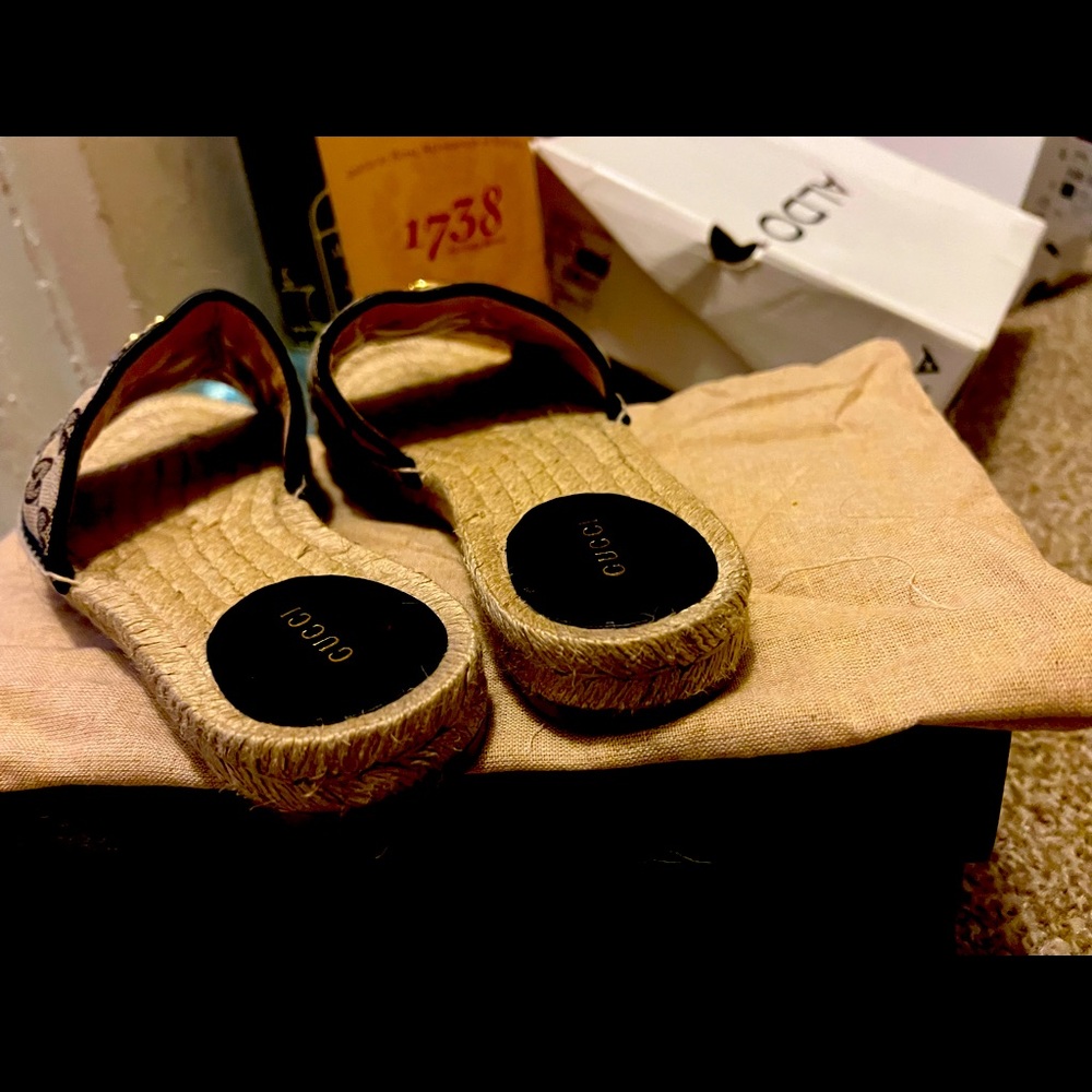 Gucci slide worn twice